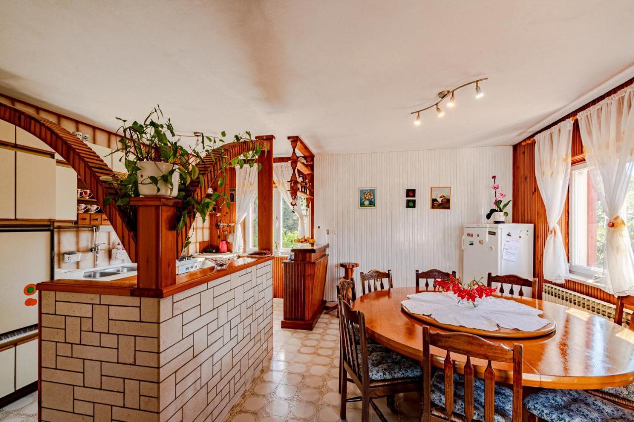 Apartments Mak Račišće Екстериор снимка