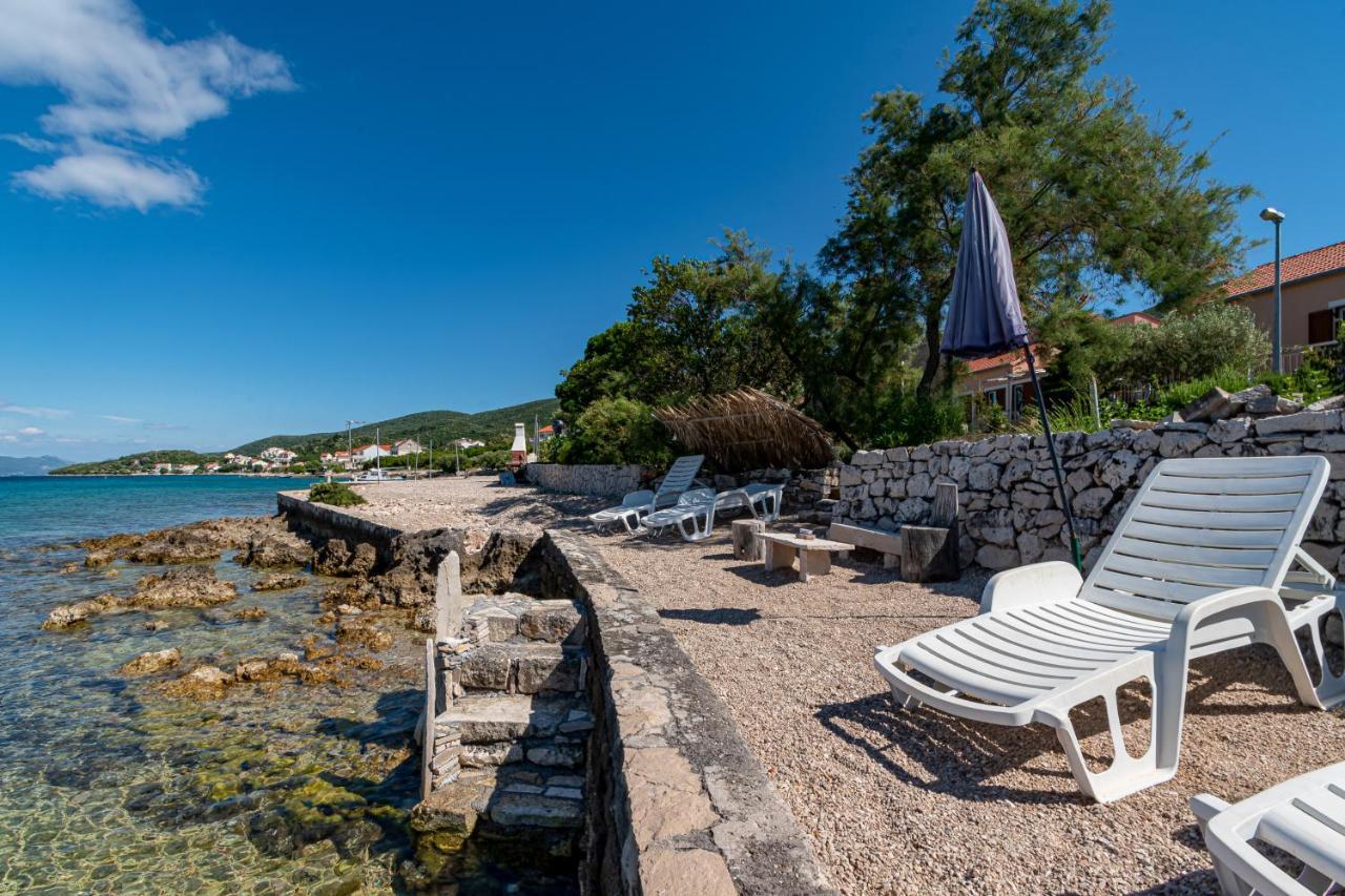 Apartments Mak Račišće Екстериор снимка