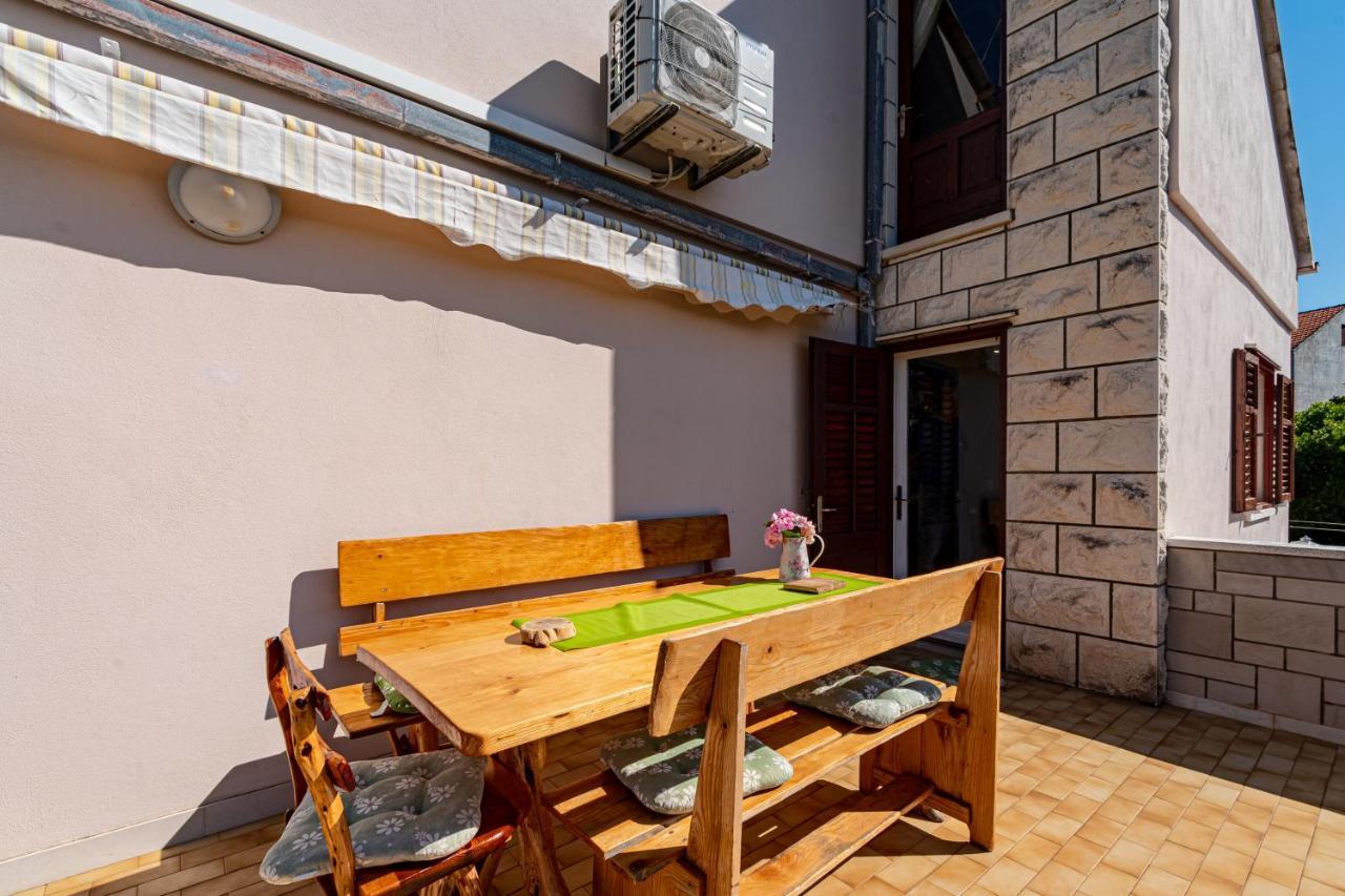 Apartments Mak Račišće Екстериор снимка