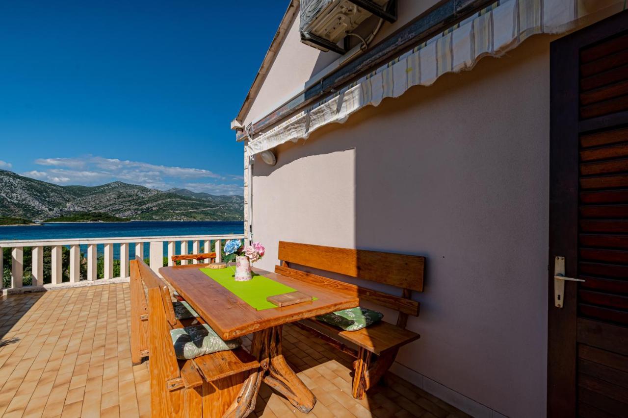 Apartments Mak Račišće Екстериор снимка
