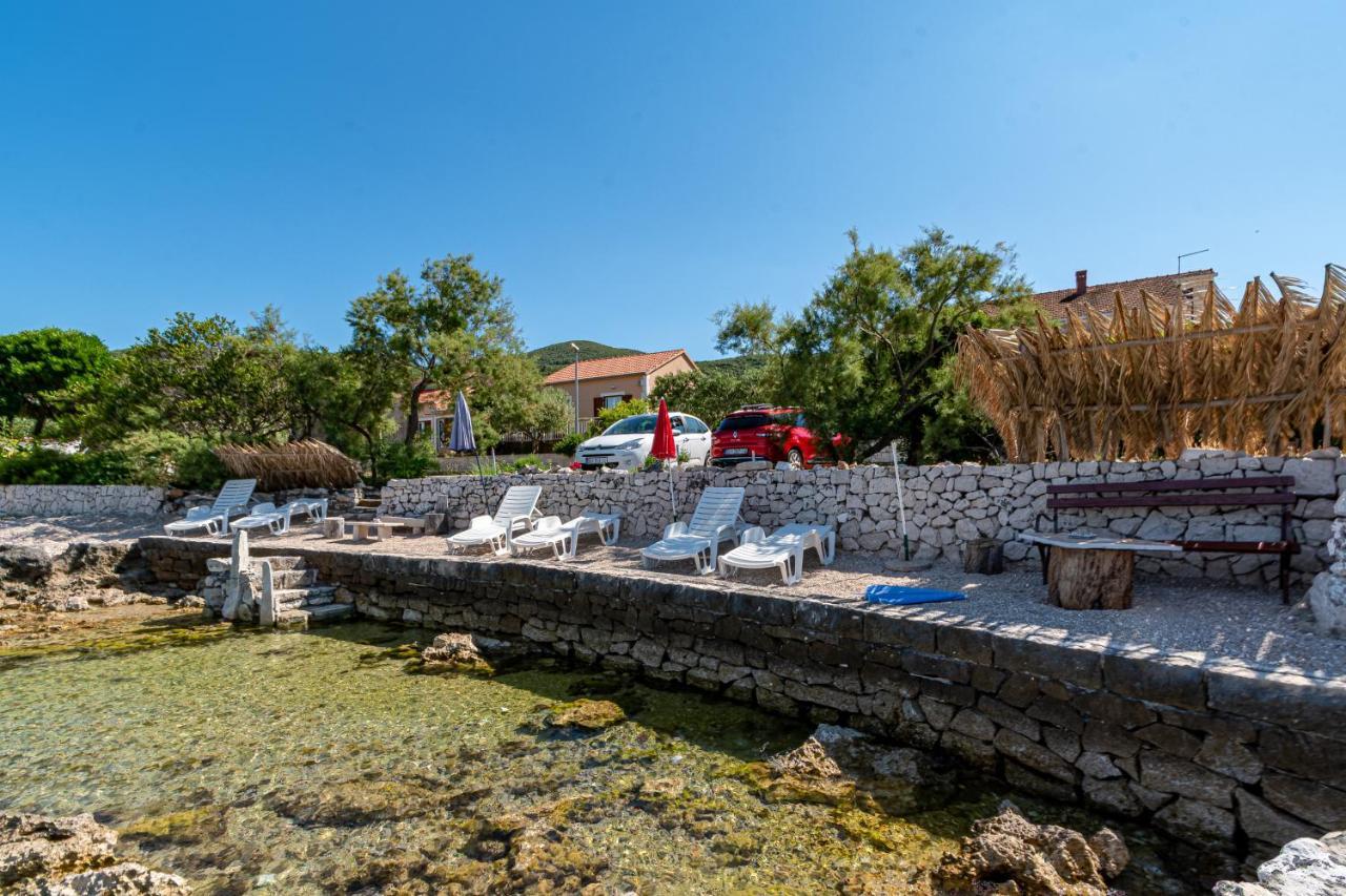 Apartments Mak Račišće Екстериор снимка