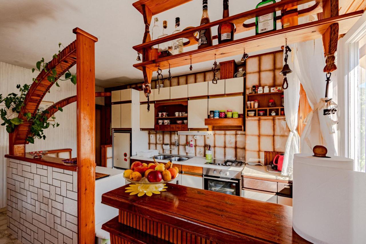 Apartments Mak Račišće Екстериор снимка