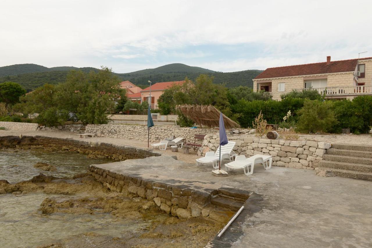 Apartments Mak Račišće Екстериор снимка