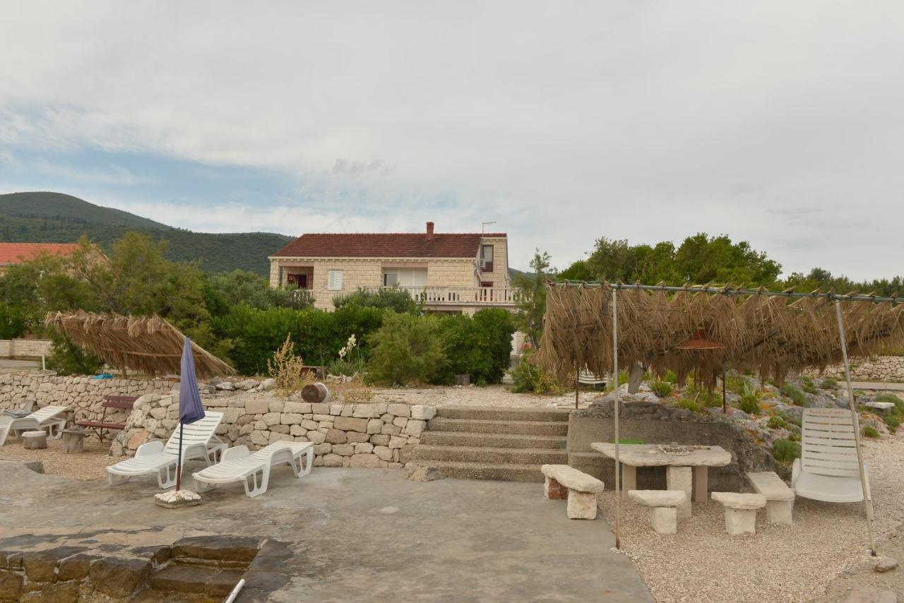 Apartments Mak Račišće Екстериор снимка