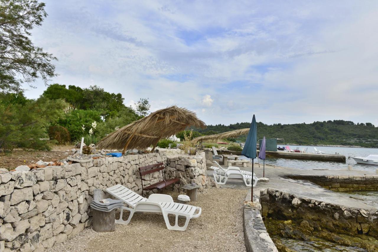 Apartments Mak Račišće Екстериор снимка