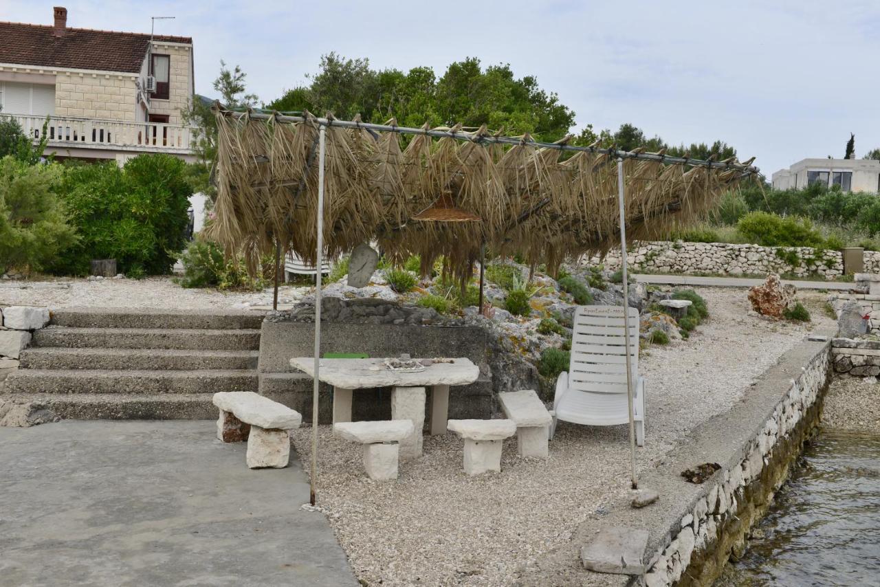 Apartments Mak Račišće Екстериор снимка